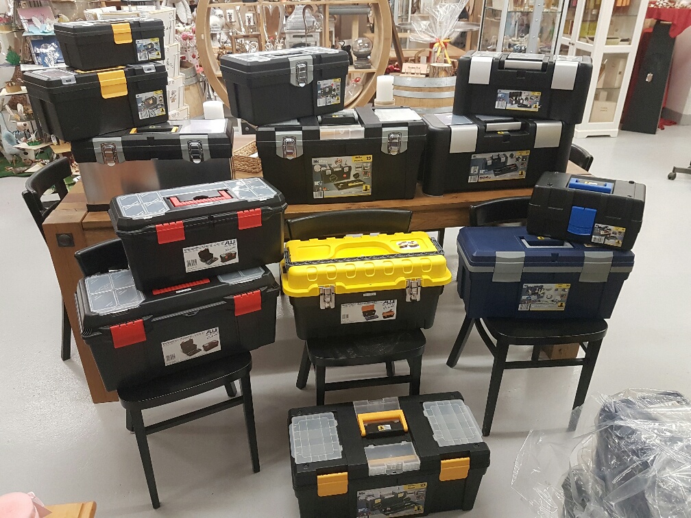 Werkzeugkisten in diversen Grössen und Varianten